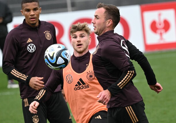 Einst Kollegen im Nationalteam: Werner und Götze (r).