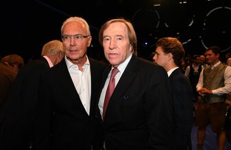 Franz Beckenbauer (l) erkundigte sich bei Günter Netzer über Nahtod-Erfahrungen. Franz Beckenbauer (l) erkundigte sich bei Günter Netzer über Nahtod-Erfahrungen.