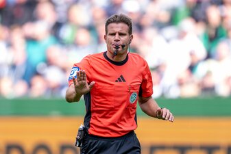 Zum Saisonende ertönt bei Felix Brych der Abpfiff. Zum Saisonende ertönt bei Felix Brych der Abpfiff.