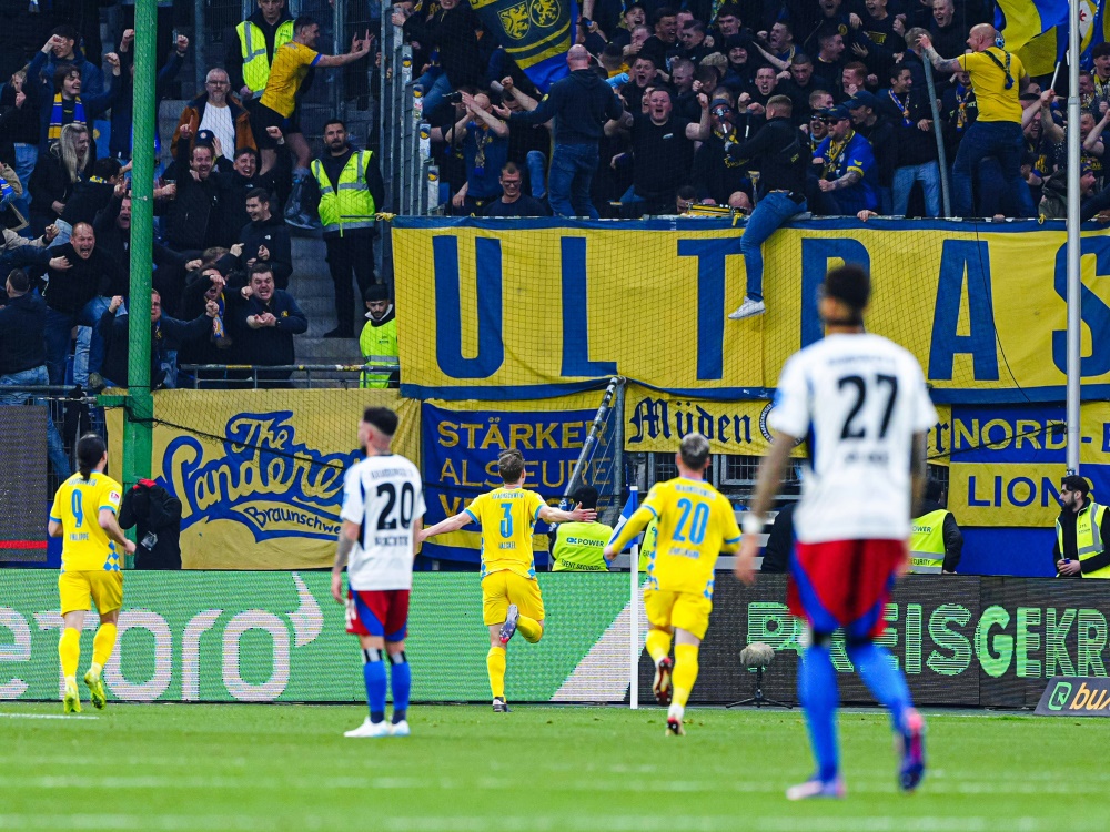 Inklusive Eigentor: HSV patzt gegen Braunschweig