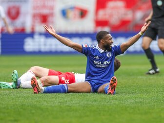 Harmlos-Auftritt: Schalke verliert beim Tabellenletzten Harmlos-Auftritt: Schalke verliert beim Tabellenletzten