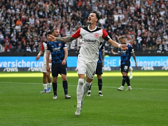 Königsklasse rückt näher: Frankfurt besiegt Heidenheim klar