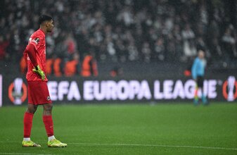 Fällt länger aus: Eintracht-Torwart Santos. Fällt länger aus: Eintracht-Torwart Santos.