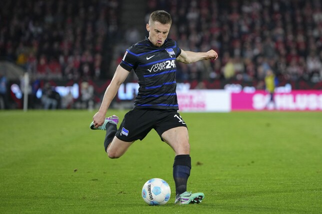 Jonjoe Kenny wird voraussichtlich Hertha BSC im Sommer ablösefrei verlassen. | Foto: Pau Barrena/Getty Images
