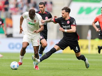 Foto: Müde Frankfurter mit Nullnummer in Augsburg