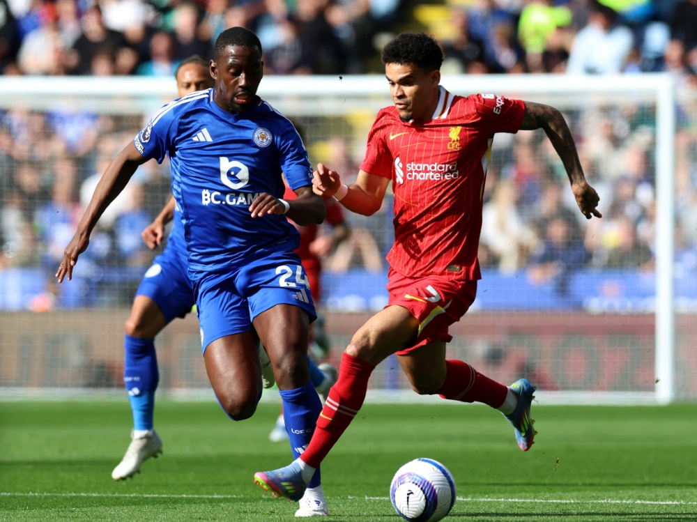 Liverpool fehlt noch ein Sieg zum Titel - Leicester steigt ab