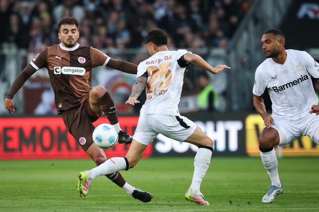 Dass 1:1 beim FC St. Pauli war eines seiner letzten Spiele für Bayer: Jonathan Tah (r) sucht eine neue Herausforderung. 