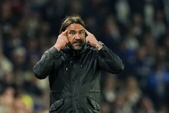Daniel Farke könnte trotz Aufstiegs seinen Job bei Leeds United verlieren. Daniel Farke könnte trotz Aufstiegs seinen Job bei Leeds United verlieren.