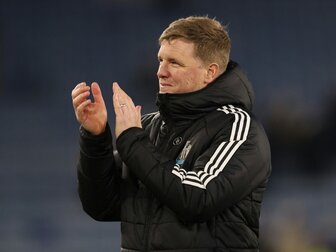 Nach Lungenentzündung: Newcastle-Trainer Howe zurück