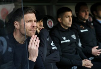 Foto: Alonso weicht Zukunftsfrage bei Leverkusen weiter aus