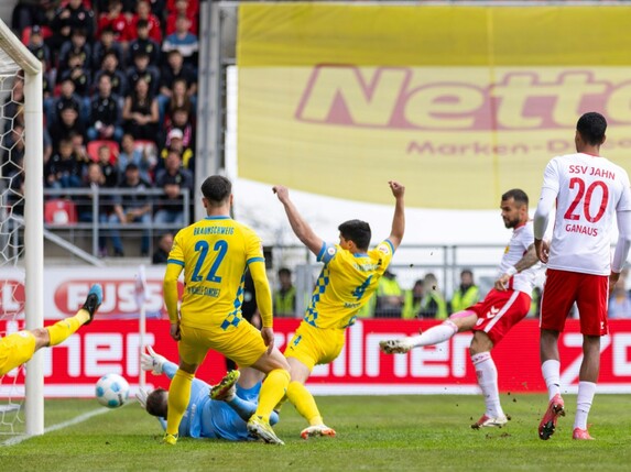 Abstieg fast sicher: Regensburg verpasst Sieg im Kellerduell