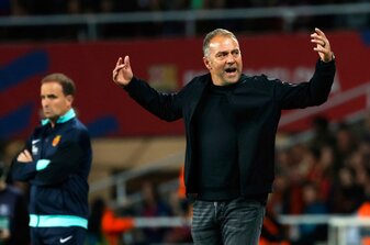 Hansi Flick hat in Barcelona noch bis 2026 Vertrag. Der Club hofft auf eine baldige Verlängerung. Hansi Flick hat in Barcelona noch bis 2026 Vertrag. Der Club hofft auf eine baldige Verlängerung.