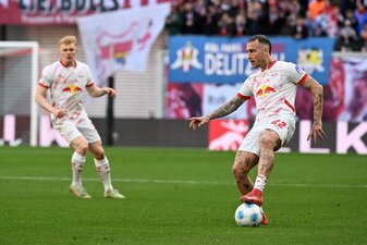 David Raum (r) könnte gegen die Bayern wieder in Leipzigs Startelf stehen. David Raum (r) könnte gegen die Bayern wieder in Leipzigs Startelf stehen.