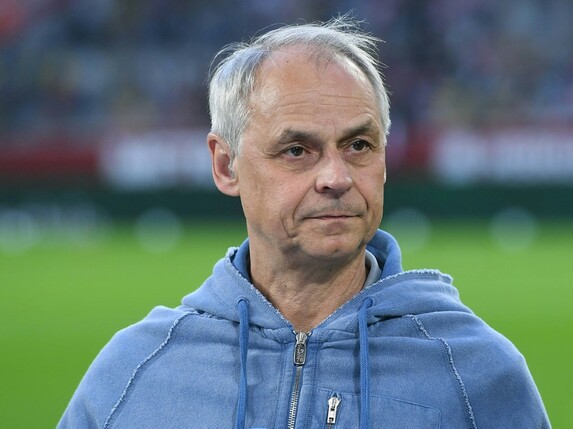 S04-Legende Thon gespannt auf Trainersuche