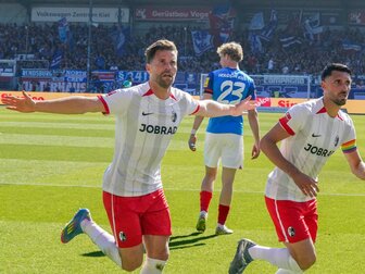 Auf der Couch in die Königsklasse? Freiburg hofft auf Bayer Auf der Couch in die Königsklasse? Freiburg hofft auf Bayer
