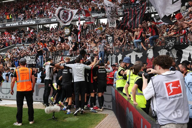 Frankfurt feiert den Champions-League-Einzug.