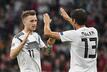 Kennen sich aus der Nationalmannschaft: Marco Reus und Thomas Müller.