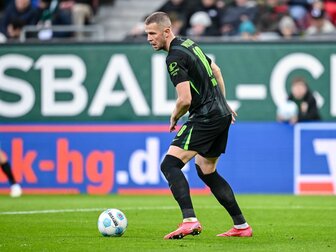 Bleibt beim VfL Wolfsburg: Abwehrspieler Denis Vavro. Bleibt beim VfL Wolfsburg: Abwehrspieler Denis Vavro.