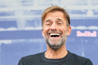 Lacht Jürgen Klopp über die Trainer-Gerüchte aus Italien oder kommt es doch zu einem spektakulären Comeback? Lacht Jürgen Klopp über die Trainer-Gerüchte aus Italien oder kommt es doch zu einem spektakulären Comeback?