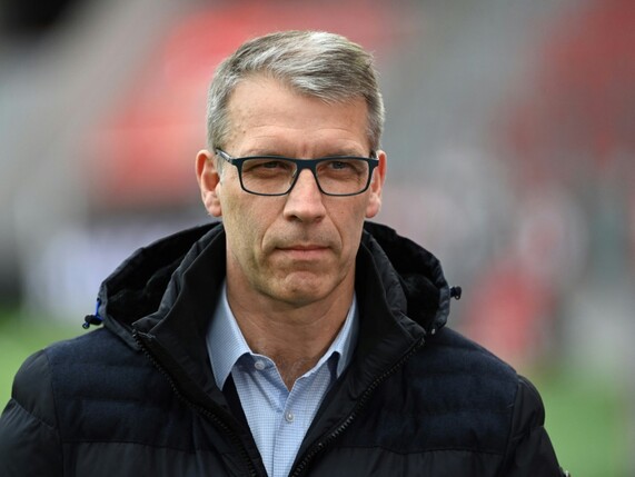 Ex-Schalker Knäbel neuer Schweizer Fußball-Boss
