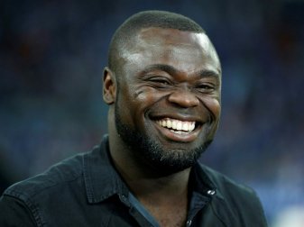 Neue Aufgabe bei Schalke 04 für Gerald Asamoah (Quelle: PIXATHLON/SID) Neue Aufgabe bei Schalke 04 für Gerald Asamoah (Quelle: PIXATHLON/SID)