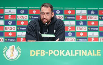 Enttäuscht aber auch stolz: Bielefelds Coach Mitch Kniat. Enttäuscht aber auch stolz: Bielefelds Coach Mitch Kniat.