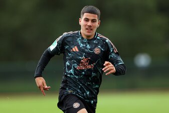 BIRMINGHAM, ENGLAND - OCTOBER 02: Felipe Chavez of FC Bayern Munchenduring the UEFA Youth League 2024/25 between Aston Villa and Bayern München at Bodymoor Heath training ground on October 02, 2024 i BIRMINGHAM, ENGLAND - OCTOBER 02: Felipe Chavez of FC Bayern Munchenduring the UEFA Youth League 2024/25 between Aston Villa and Bayern München at Bodymoor Heath training ground on October 02, 2024 i