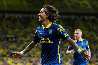 VILLARREAL, SPAIN - SEPTEMBER 30: Fabio Silva of UD Las Palmas celebrates scoring his team's first goal during the LaLiga match between Villarreal CF and UD Las Palmas at Estadio de la Ceramica on Sep VILLARREAL, SPAIN - SEPTEMBER 30: Fabio Silva of UD Las Palmas celebrates scoring his team's first goal during the LaLiga match between Villarreal CF and UD Las Palmas at Estadio de la Ceramica on Sep