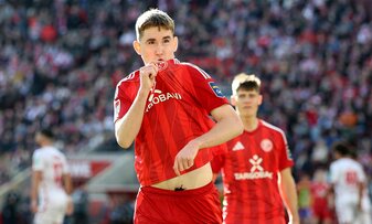 COLOGNE, GERMANY - FEBRUARY 23: Isak Bergmann Johannesson of Düsseldorf celebrates after scoring his teams first goal during the Second Bundesliga match between 1. FC Köln and Fortuna Düsseldorf at