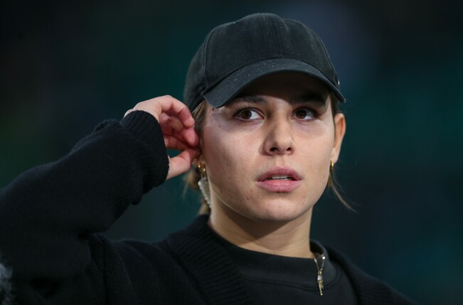 WOLFSBURG, GERMANY - OCTOBER 12: Lena Oberdorf of München is pictured prior to the Google Pixel Frauen Bundesliga match between VfL Wolfsburg and FC Bayern München at Volkswagen Arena on October 12,