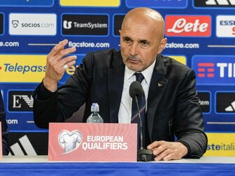 Italiens Nationaltrainer Spalletti kämpft um seinen Job Italiens Nationaltrainer Spalletti kämpft um seinen Job