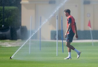 Bloß keine kalte Dusche zum WM-Start: Thomas Müller. Bloß keine kalte Dusche zum WM-Start: Thomas Müller.