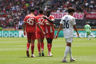 Zehn Tore: Kompany und der FC Bayern starten famos in die Klub-WM. Foto: Dylan Buell/Getty Images Zehn Tore: Kompany und der FC Bayern starten famos in die Klub-WM. Foto: Dylan Buell/Getty Images