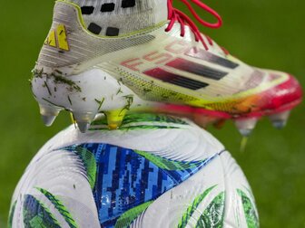 Adidas: Erster Fußballschuh für Frauen Adidas: Erster Fußballschuh für Frauen