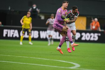 Gregor Kobels Zusammenstoß mit Everaldo war heftig Gregor Kobels Zusammenstoß mit Everaldo war heftig