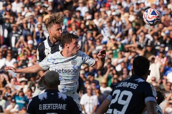 Sein Kopfballspiel war schon immer Weltklasse: Sergio Ramos (hinten). Sein Kopfballspiel war schon immer Weltklasse: Sergio Ramos (hinten).