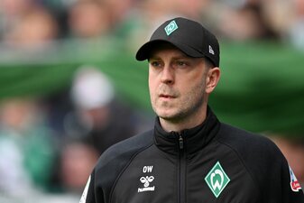 BREMEN, GERMANY - APRIL 19: Ole Werner, Head Coach of Werder Bremen, looks on prior to the Bundesliga match between SV Werder Bremen and VfL Bochum 1848 at Weserstadion on April 19, 2025 in Bremen, Ge BREMEN, GERMANY - APRIL 19: Ole Werner, Head Coach of Werder Bremen, looks on prior to the Bundesliga match between SV Werder Bremen and VfL Bochum 1848 at Weserstadion on April 19, 2025 in Bremen, Ge