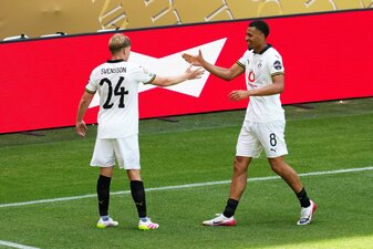 4:3 gegen die Sundowns: Knapper, aber wichtiger Sieg für den BVB. Foto: Dylan Buell/Getty Images 4:3 gegen die Sundowns: Knapper, aber wichtiger Sieg für den BVB. Foto: Dylan Buell/Getty Images