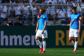 Fiete Arp enttäuscht nach Bundesliganiederlage gegen Borussia Dortmund(Photo by Leon Kuegeler/Getty Images) Fiete Arp enttäuscht nach Bundesliganiederlage gegen Borussia Dortmund(Photo by Leon Kuegeler/Getty Images)