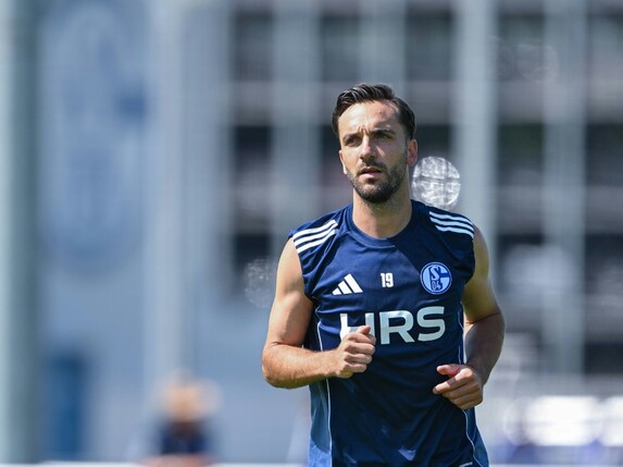 Schalke: Karaman soll Knie-OP drohen