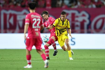 Wätjen (r.) soll in Bochum Spielpraxis bekommen. Foto: Kiyoshi Ota/Getty Images Wätjen (r.) soll in Bochum Spielpraxis bekommen. Foto: Kiyoshi Ota/Getty Images