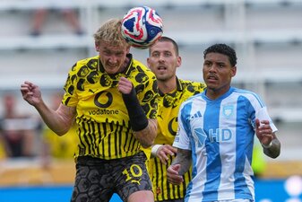 Julian Brandt spielt in den USA mit einem gebrochenen Handgelenk Julian Brandt spielt in den USA mit einem gebrochenen Handgelenk