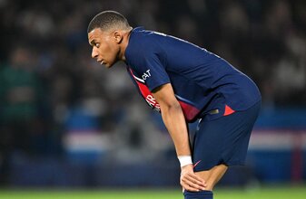 Mbappé zieht gegen seinen früheren Club PSG vor die Justiz. Mbappé zieht gegen seinen früheren Club PSG vor die Justiz.