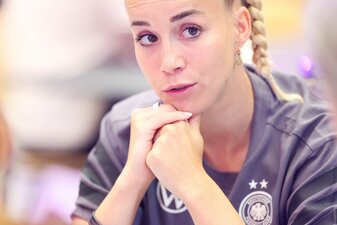 DFB-Kapitänin Giulia Gwinn spricht über ihr Team DFB-Kapitänin Giulia Gwinn spricht über ihr Team