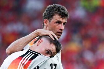 Thomas Müller (rechts) traut seinem früheren DFB-Kollegen Florian Wirtz Erfolge in Liverpool zu. Thomas Müller (rechts) traut seinem früheren DFB-Kollegen Florian Wirtz Erfolge in Liverpool zu.