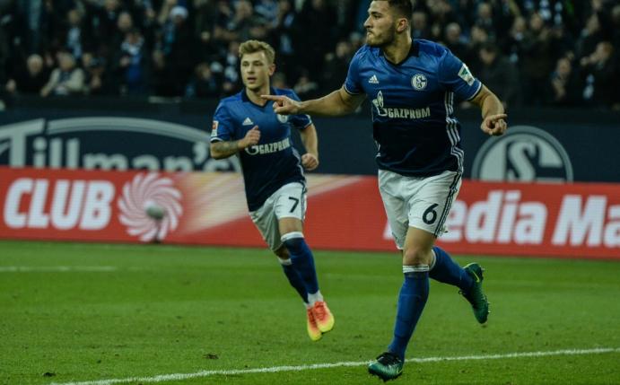 Sead Kolasinac (r.) bejubelt sein erstes Saisontor (Quelle: PIXATHLON/SID)
<br>© 2016 SID