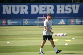 Startet mit dem HSV in seine erste Bundesliga-Saison: Cheftrainer Merlin Polzin. Startet mit dem HSV in seine erste Bundesliga-Saison: Cheftrainer Merlin Polzin.
