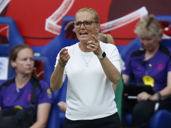 Titelverteidigung nach Rücktrittswelle: England will "mehr"