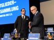 Hertha-Geschäftsführer Michael Preetz (l) und Präsident Werner Gegenbauer stellten sich den Fans. Foto: Maurizio Gambarini
<br>dpa-infocom GmbH