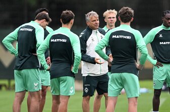 Gleich mittendrin: Werders neuer Trainer Horst Steffen. Gleich mittendrin: Werders neuer Trainer Horst Steffen.